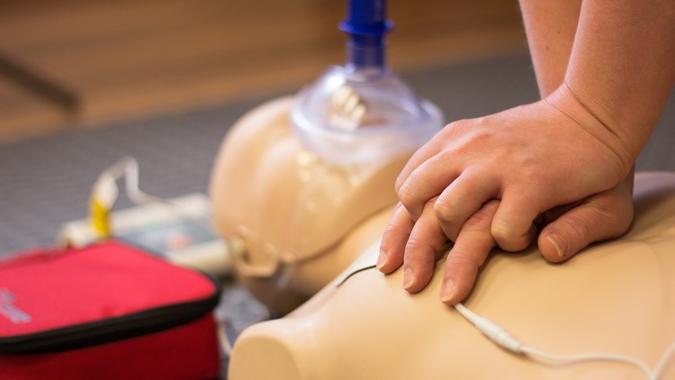 First Aid & CPR – An in Depth Guide to CPR, AED and Choking
