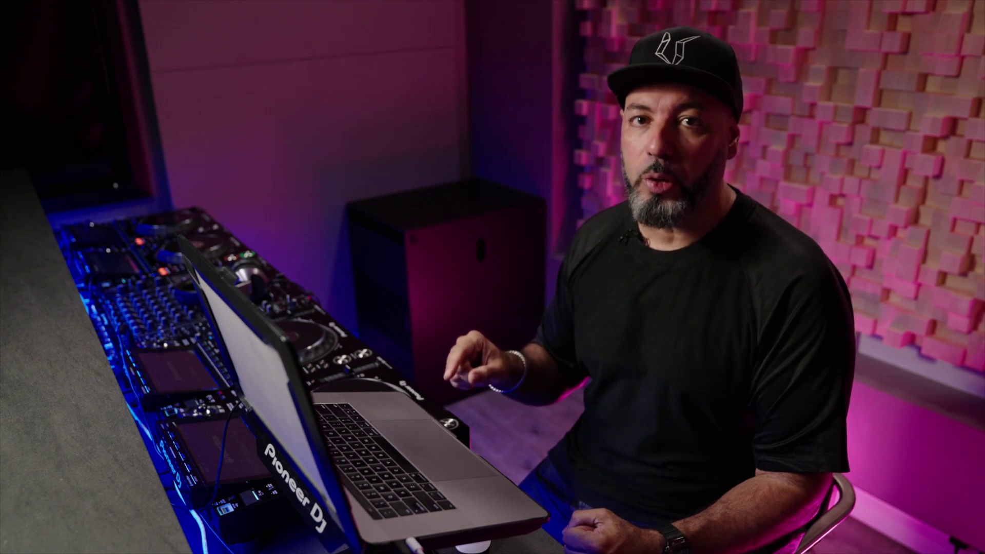 Learn to DJ w  Roger Sanchez (Advanced)